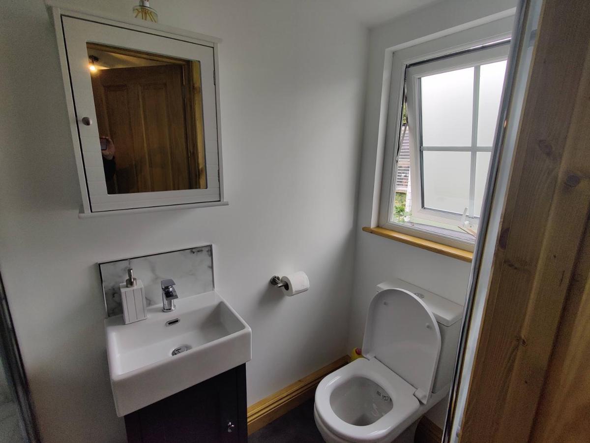 Bumble Bee Cabin Bootle  Exterior foto